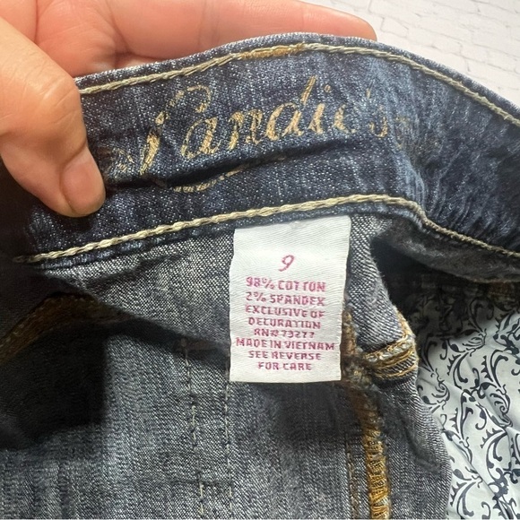 CANDIES women’s denim micro mini skirts raw hemming in size 9. GUC Vintage Y2K - Picture 9 of 9